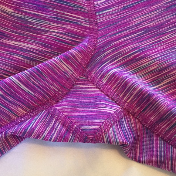 SOLD-Old navy active high waist crops - Picture 2 of 3